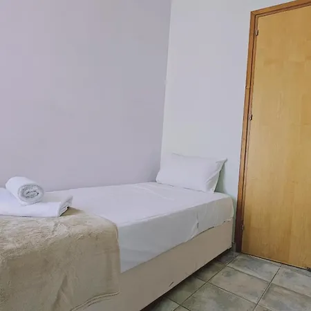 Casa vacanze Zenon House Larnaca